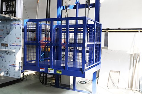 hydraulic cargo lift 2
