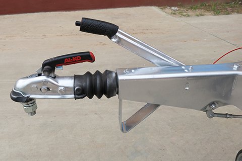 safety device for trailer boom lift (4)
